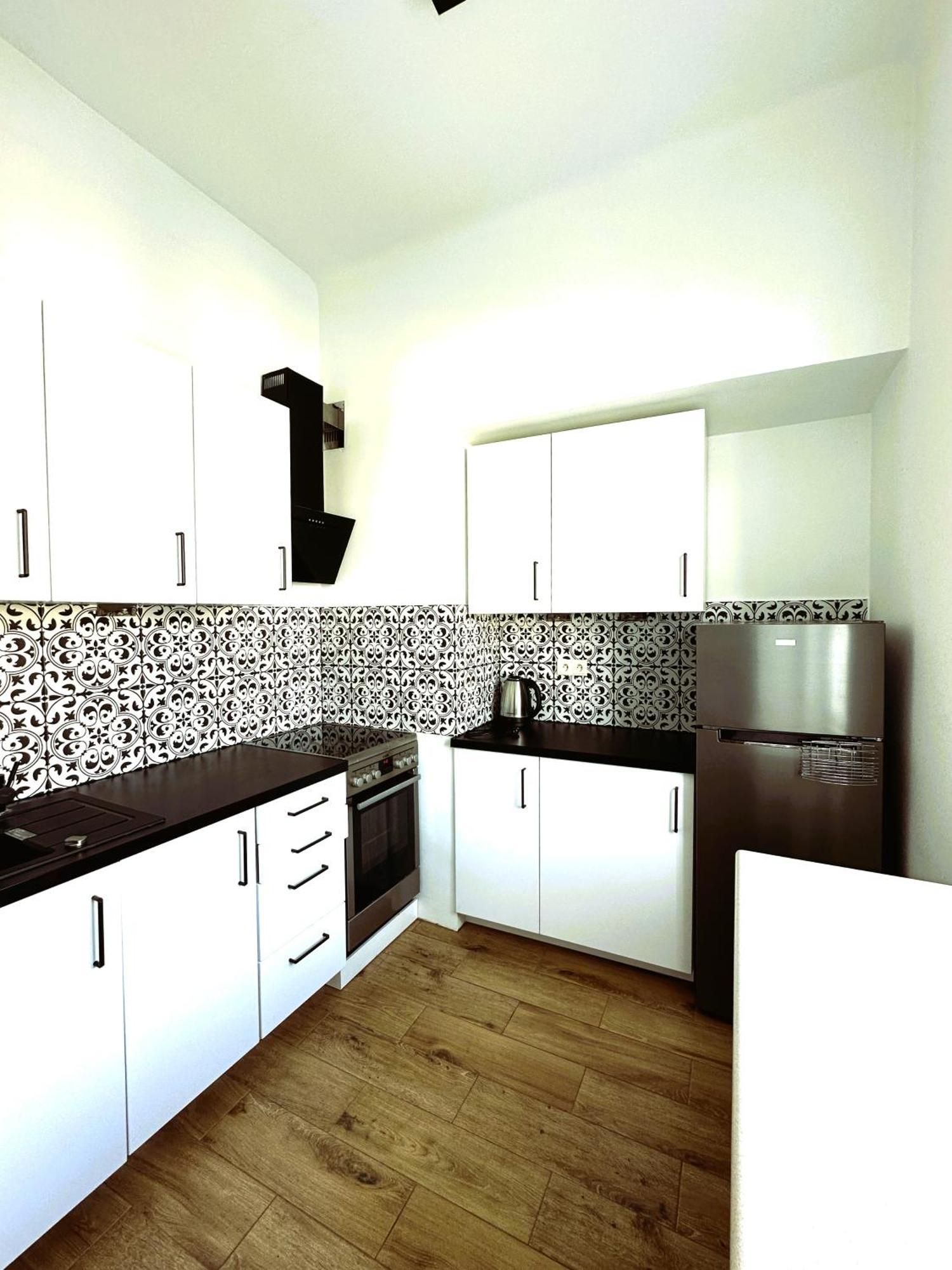 Art Dreams Apartament Chmielna 5 Warschau Exterior foto